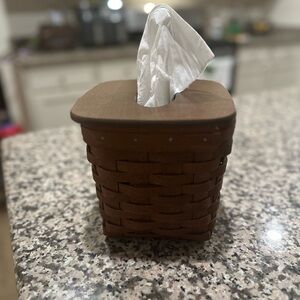 Woven Brown Tissue Holder